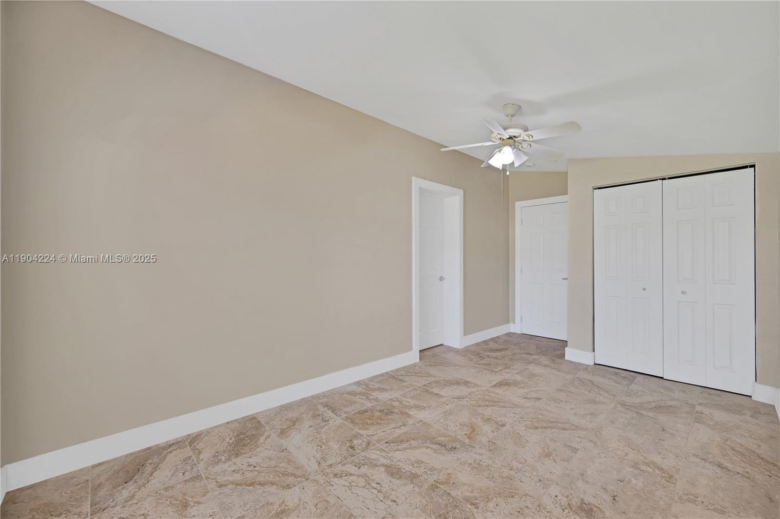 818 NE 3rd St #818 Hallandale Beach, FL 33009