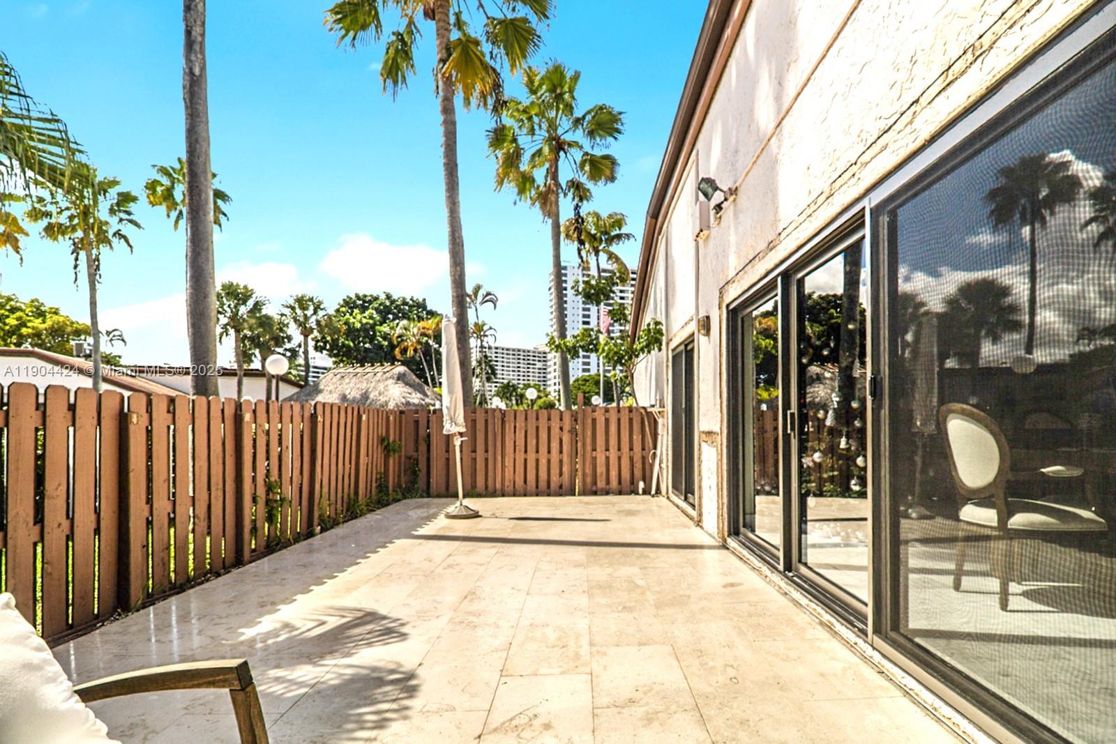 513 Leslie Dr #513 Hallandale Beach, FL 33009