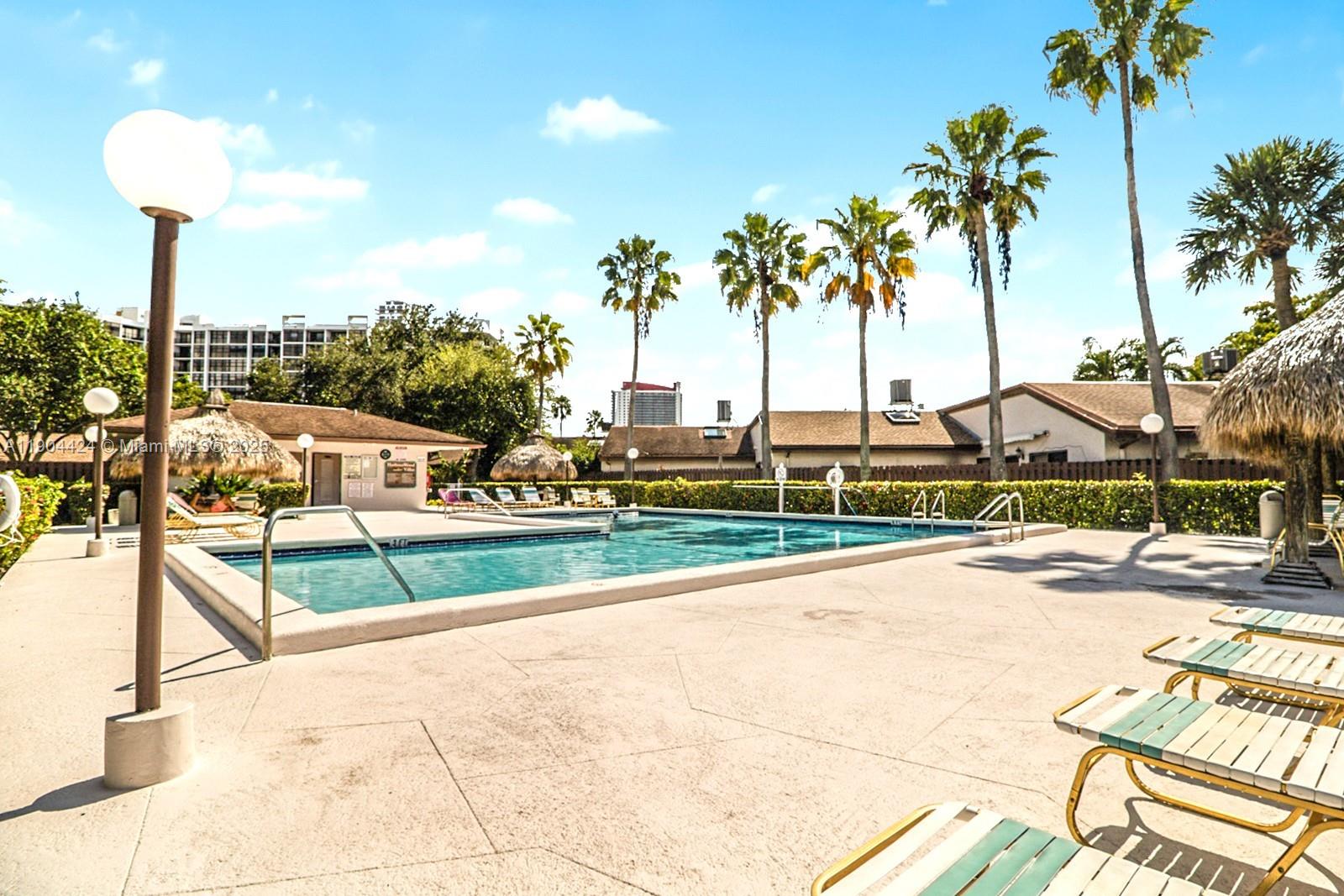 513 Leslie Dr #513 Hallandale Beach, FL 33009