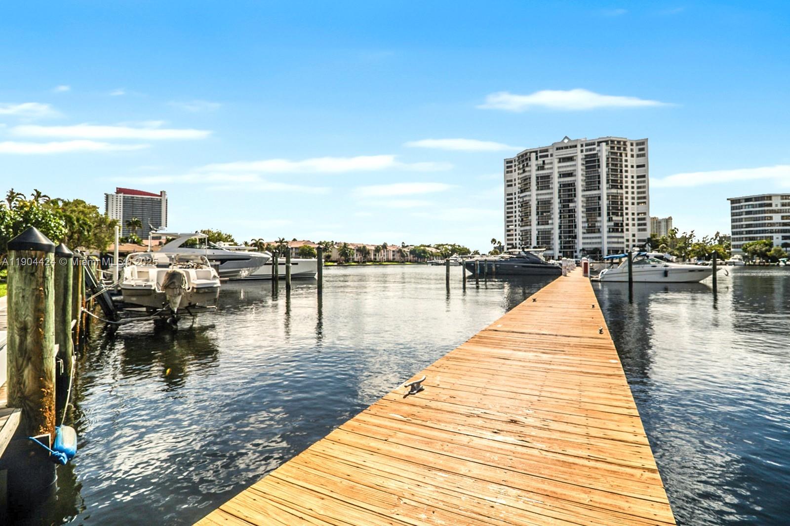 513 Leslie Dr #513 Hallandale Beach, FL 33009