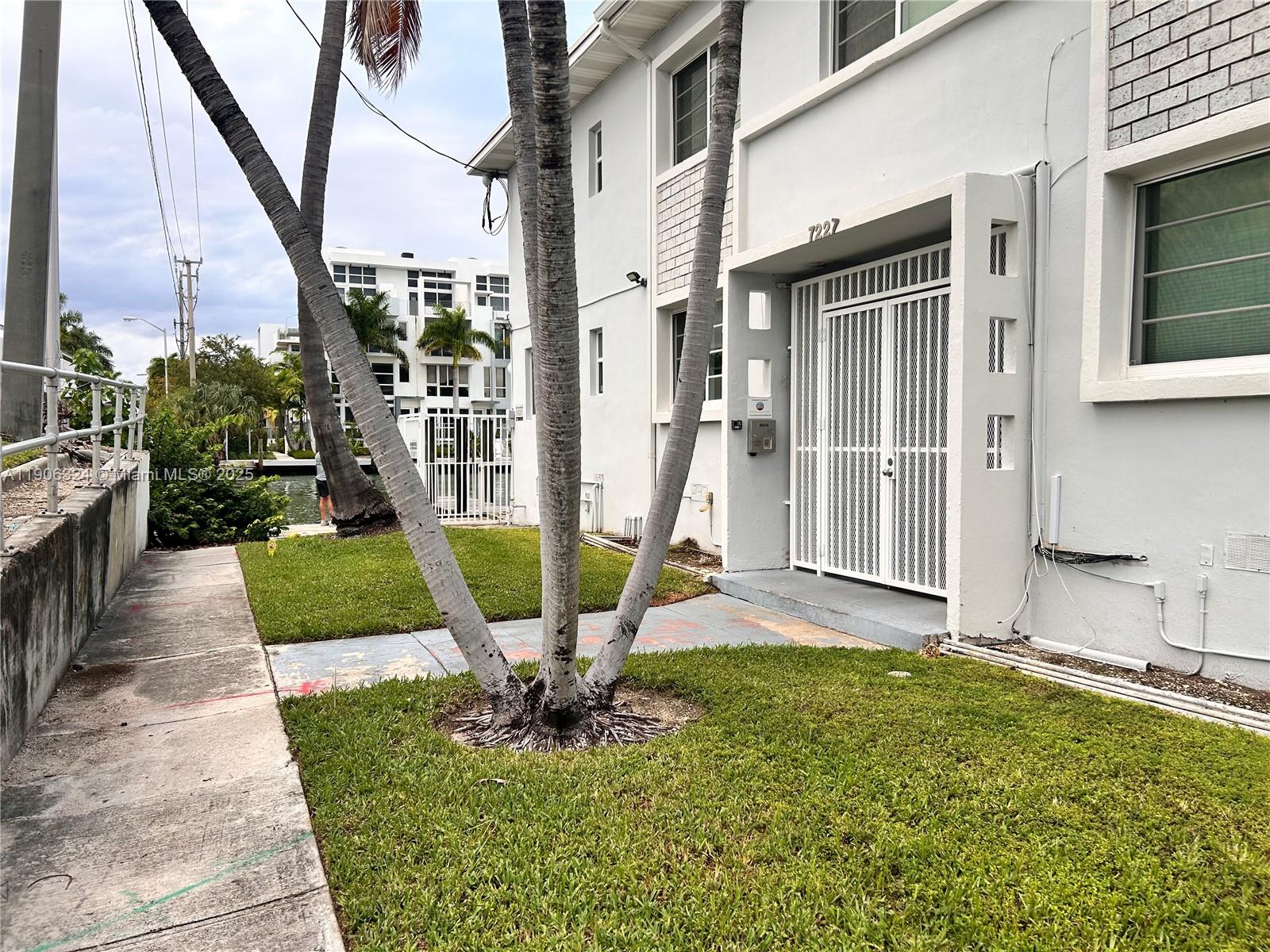7207 Bay Dr #24 Miami Beach, FL 33141