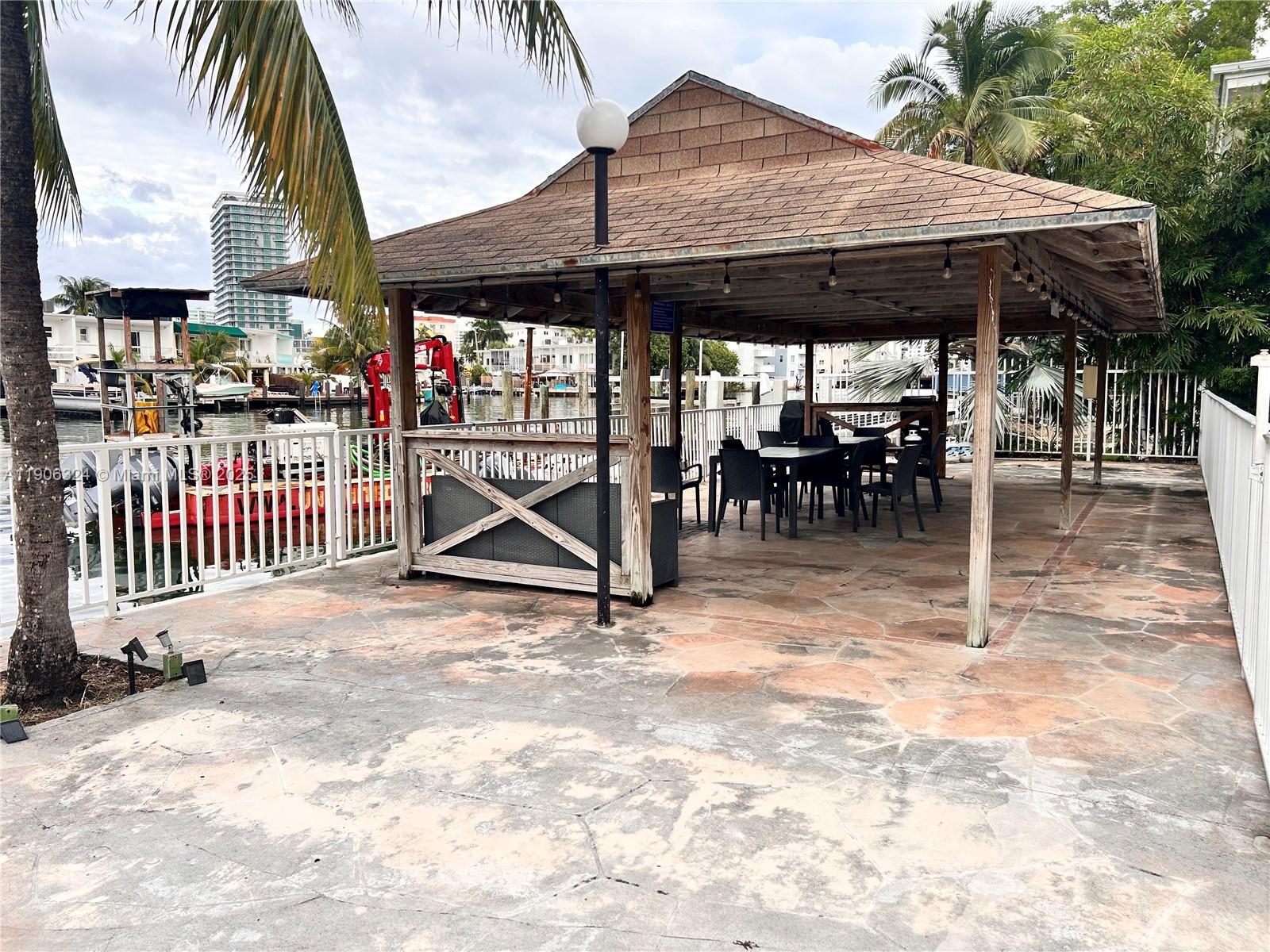 7207 Bay Dr #24 Miami Beach, FL 33141