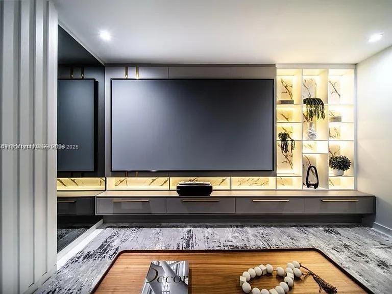 image Paramount Miami Worldcent9