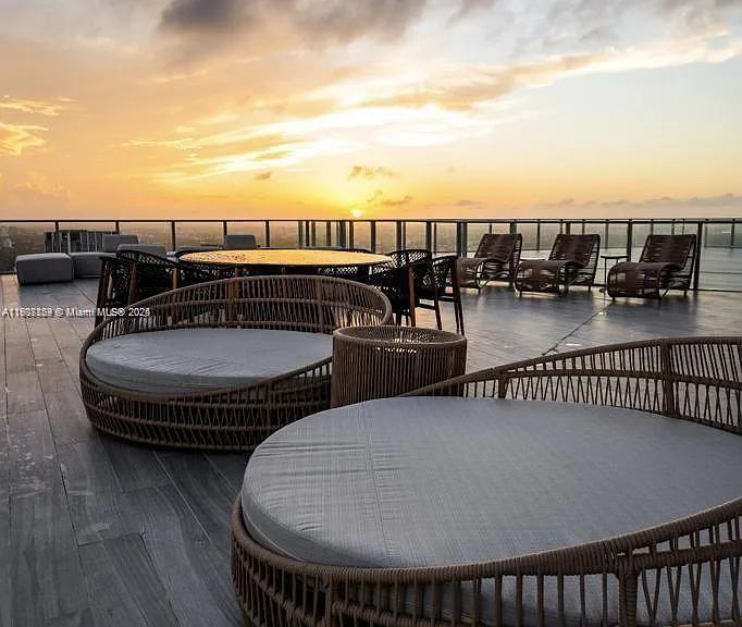 image Paramount Miami Worldcent16