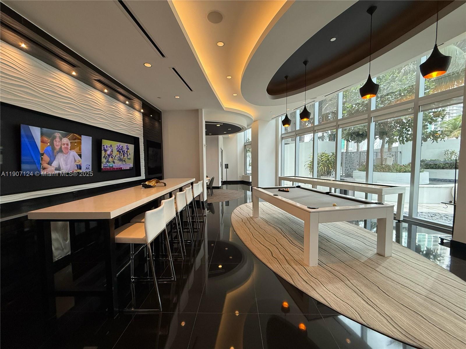 image Paramount Miami Worldcent26