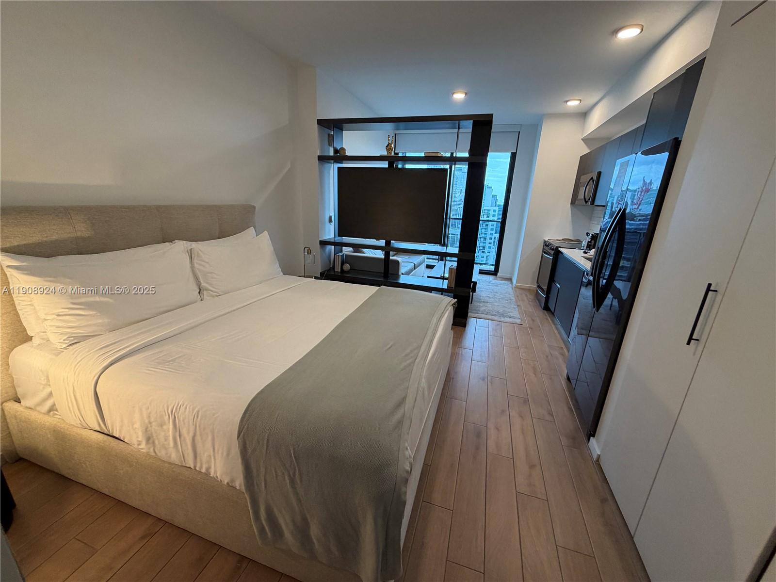 398 NE 5th St #4516 Miami, FL 33132