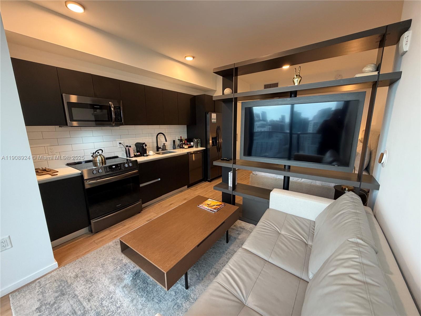 398 NE 5th St #4516 Miami, FL 33132