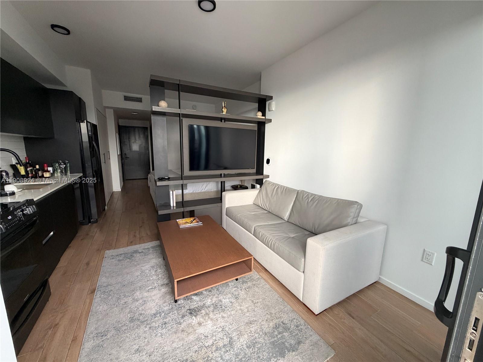 398 NE 5th St #4516 Miami, FL 33132