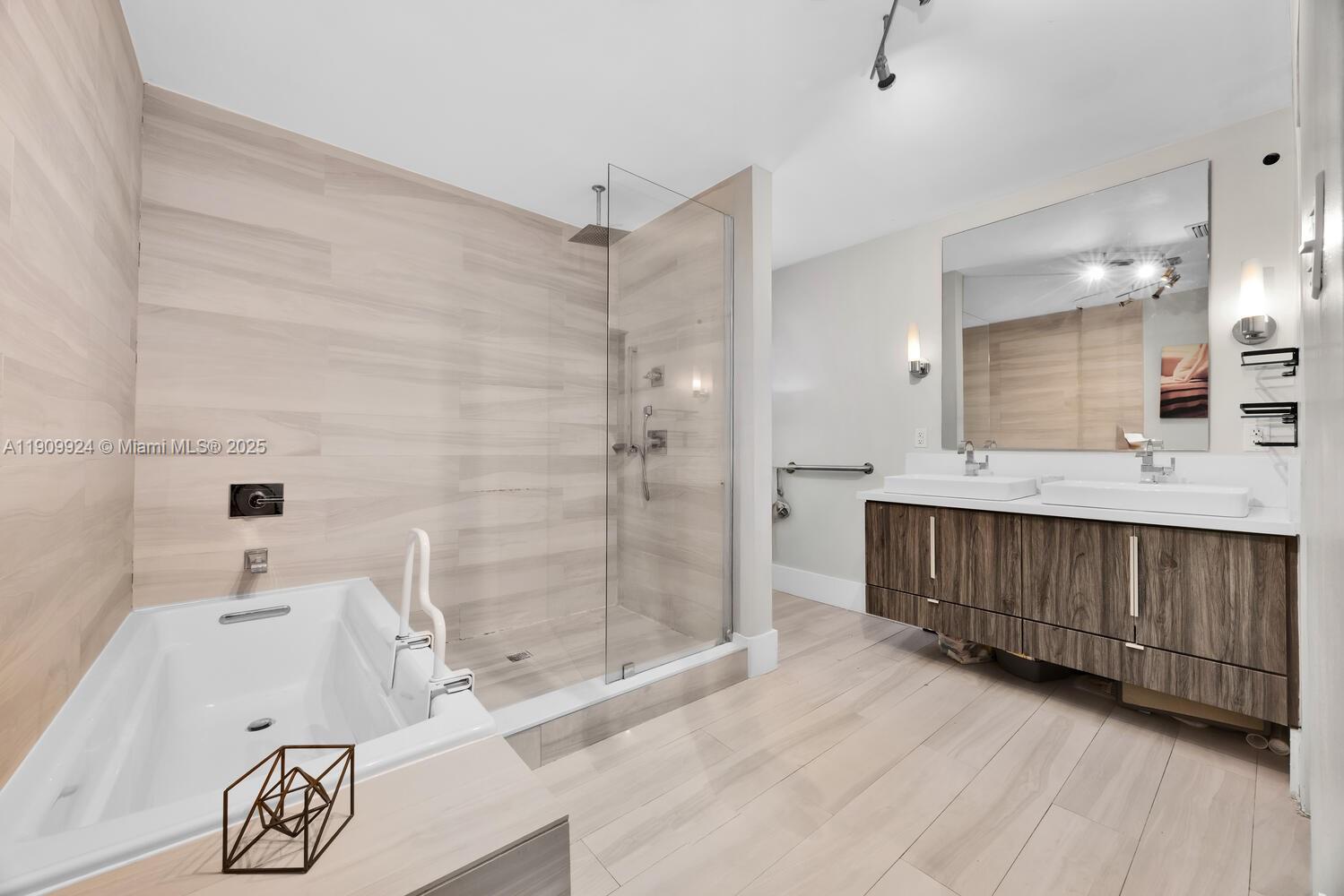 1009 Genoa St Coral Gables, FL 33134