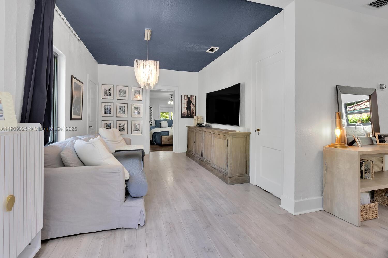 1009 Genoa St Coral Gables, FL 33134