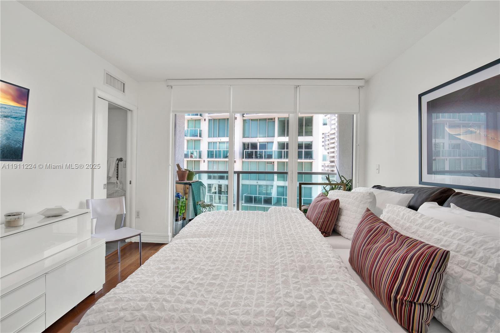 image Brickell On The River18