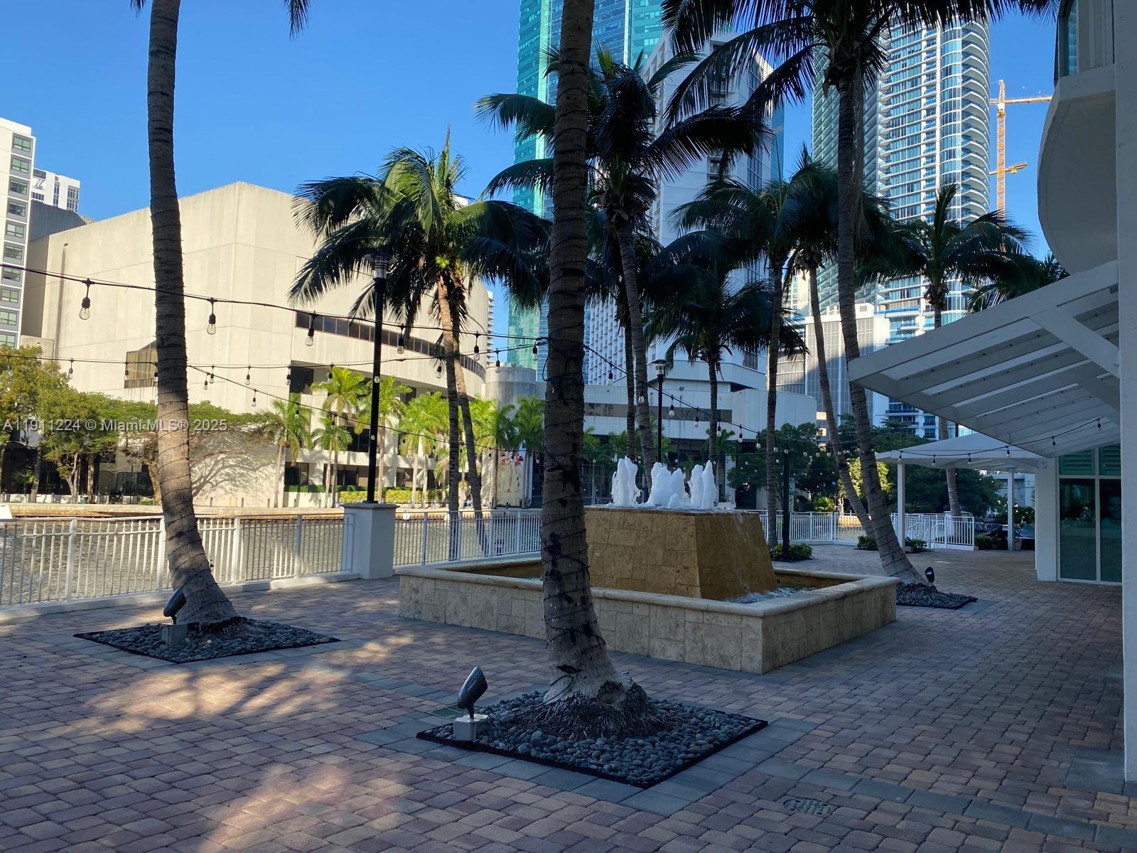 image Brickell On The River30