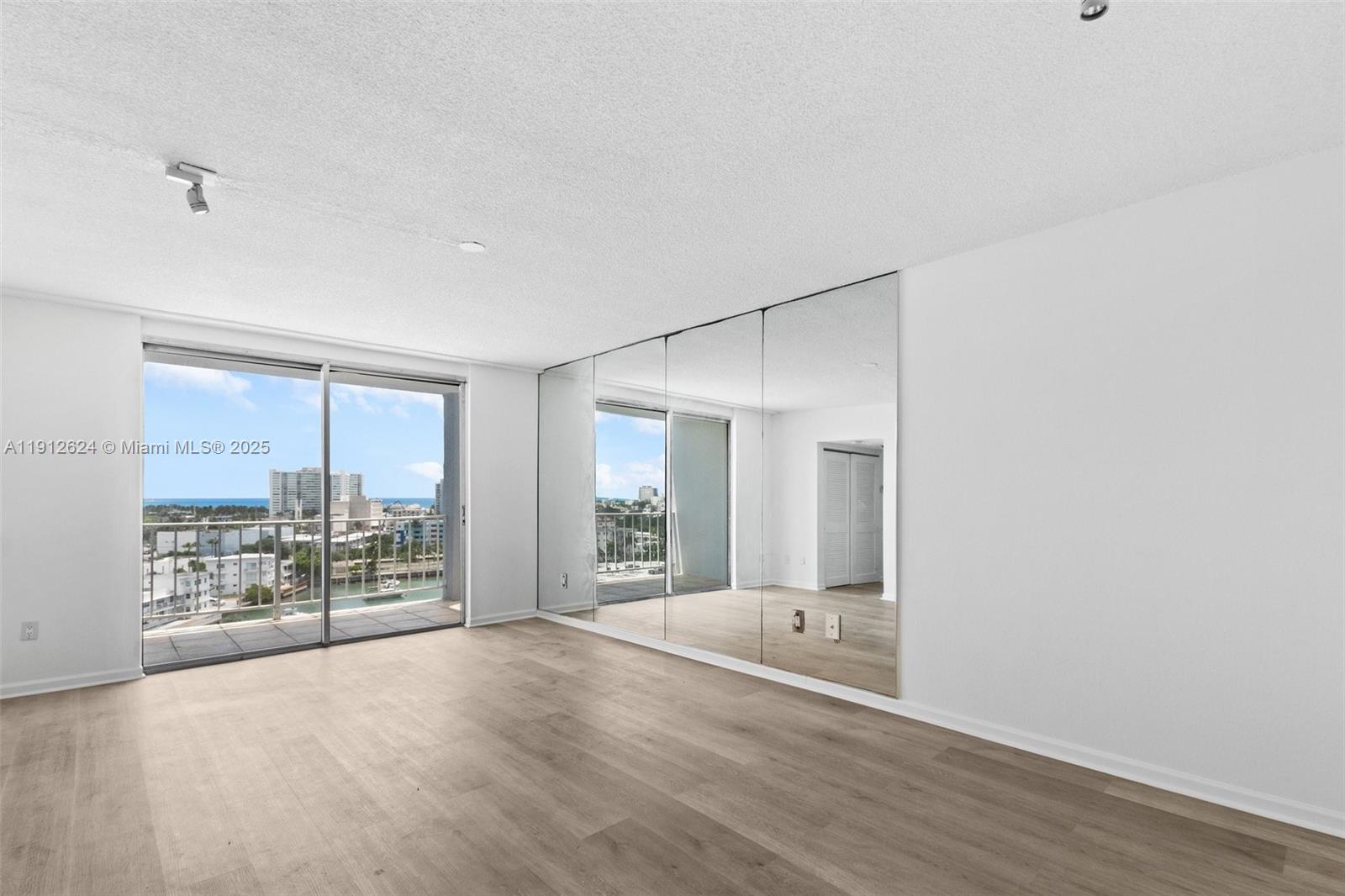 6900 Bay Dr #10I Miami Beach, FL 33141