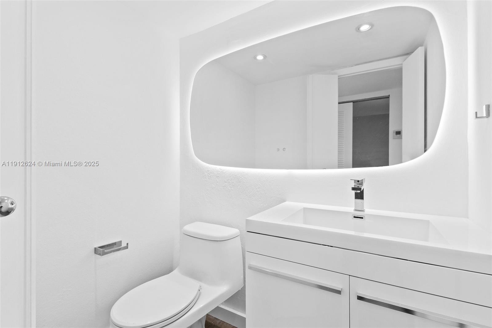 6900 Bay Dr #10I Miami Beach, FL 33141