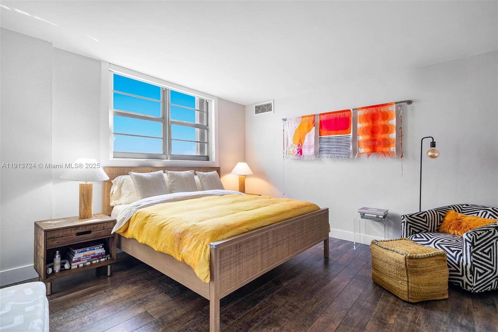 90 Edgewater Dr #1124 Coral Gables, FL 33133