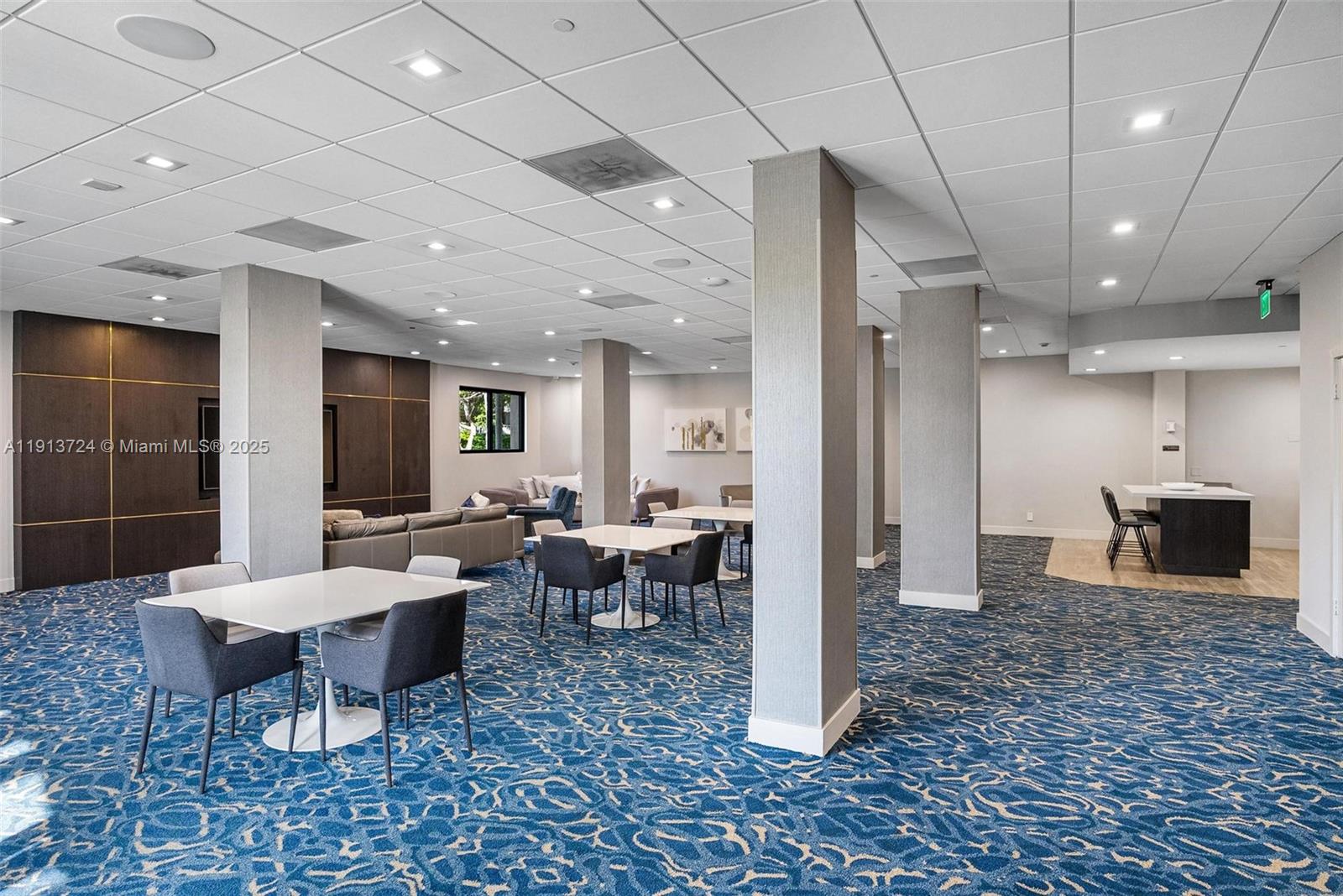 90 Edgewater Dr #1124 Coral Gables, FL 33133