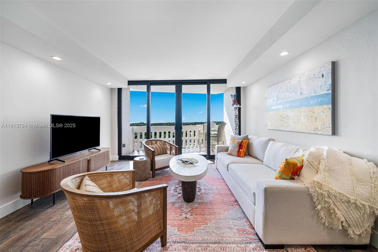 90 Edgewater Dr #1124 Coral Gables, FL 33133