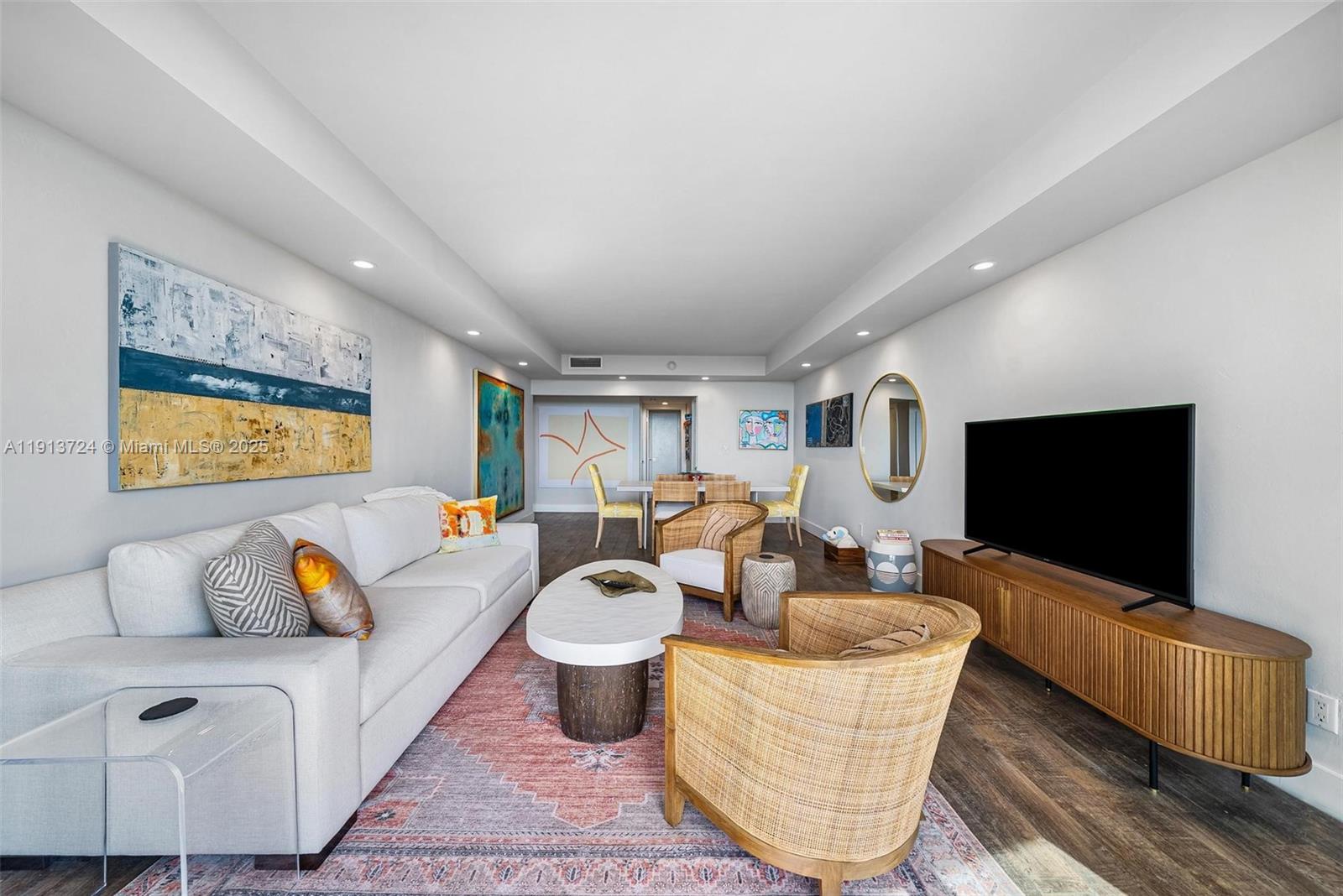 90 Edgewater Dr #1124 Coral Gables, FL 33133