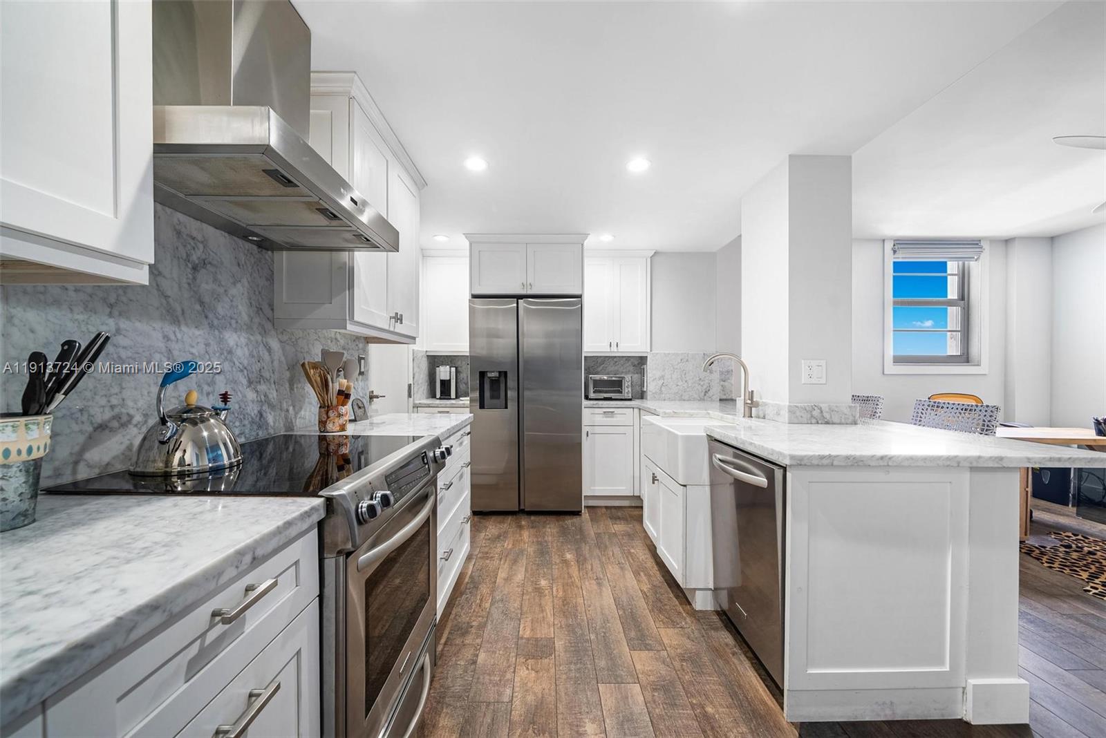 90 Edgewater Dr #1124 Coral Gables, FL 33133