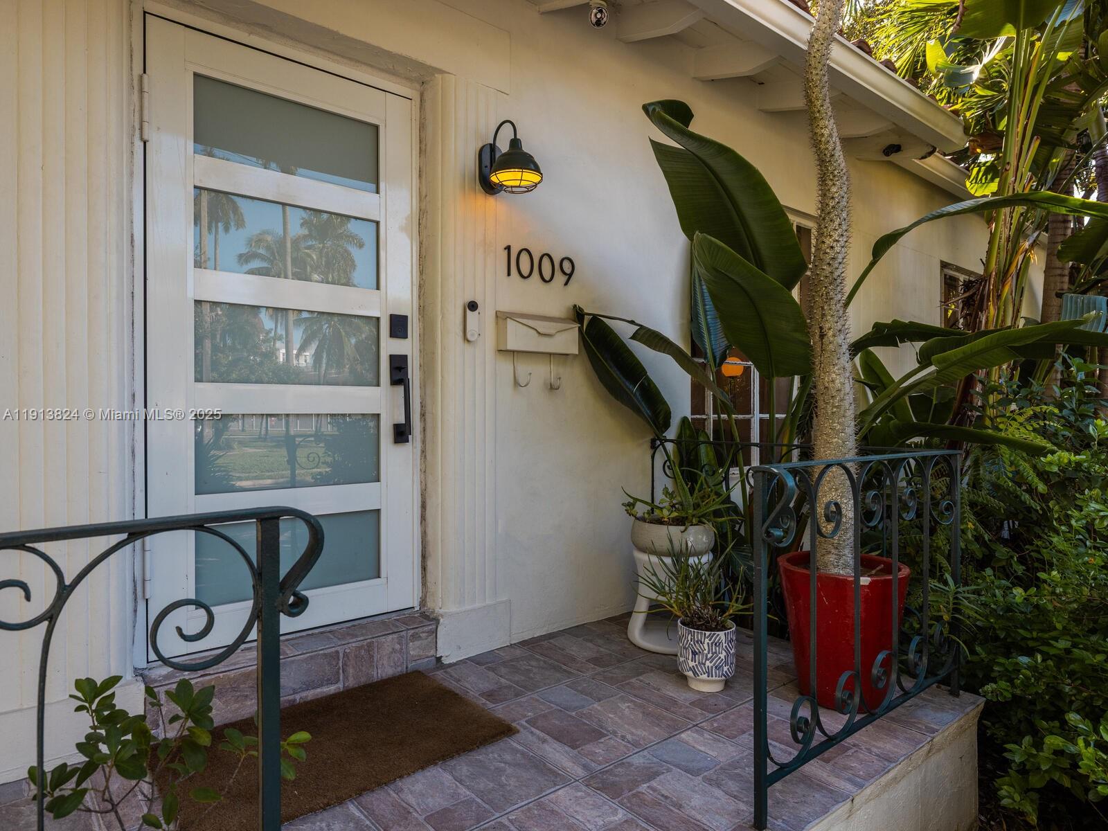 1009 NW 11th Ct Miami, FL 33136