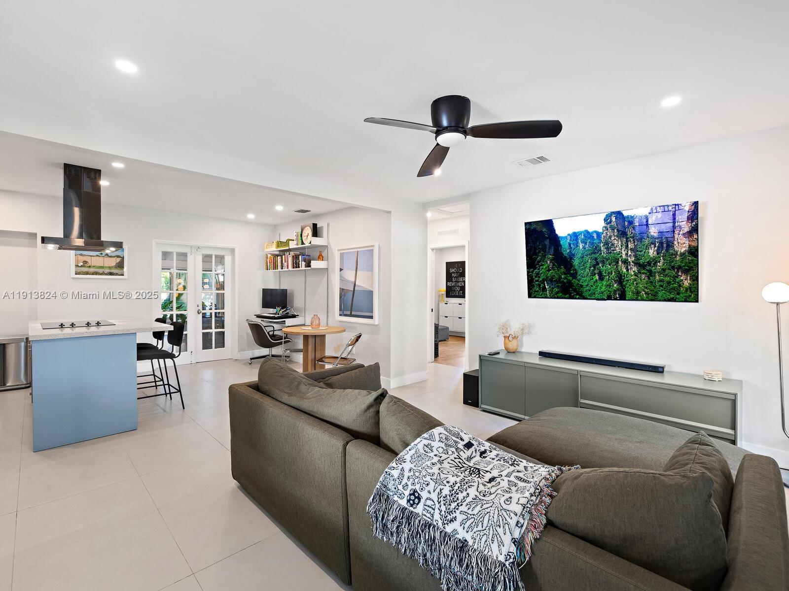 1009 NW 11th Ct Miami, FL 33136