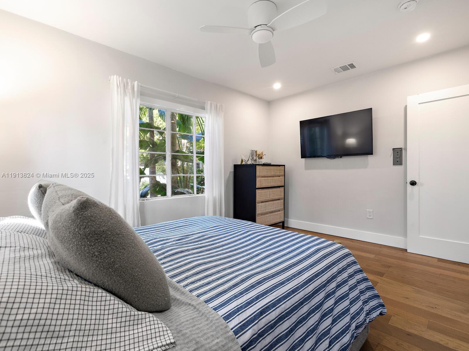 1009 NW 11th Ct Miami, FL 33136