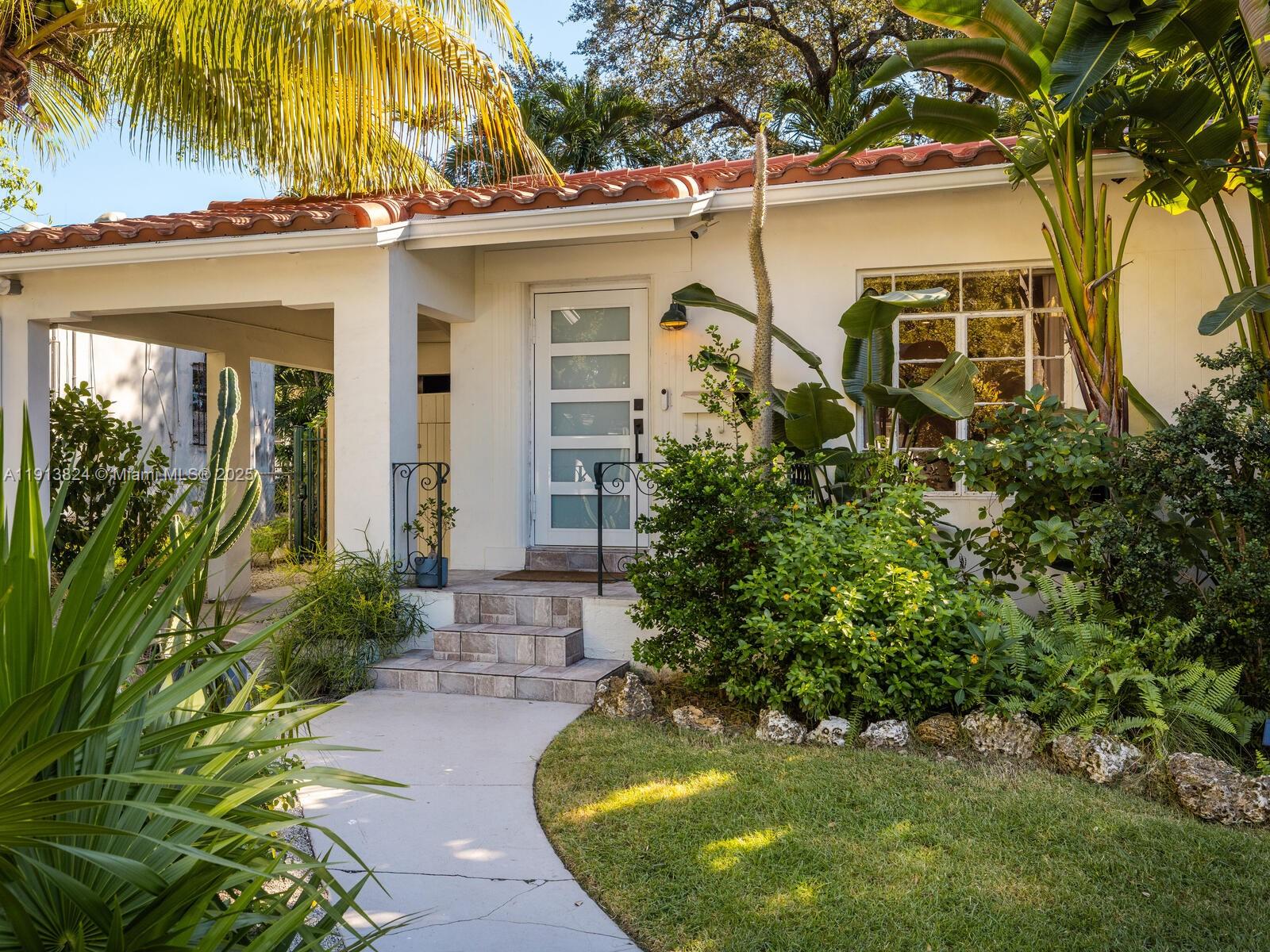 1009 NW 11th Ct Miami, FL 33136