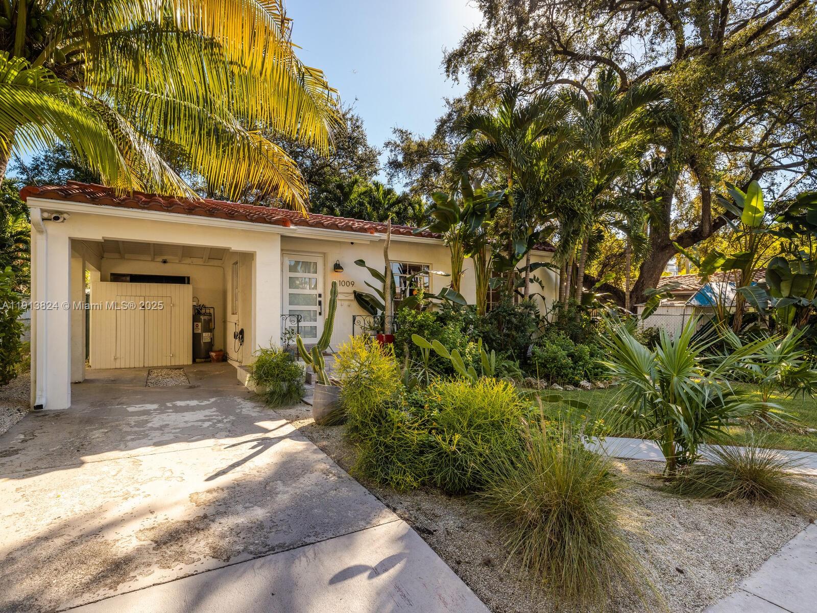 1009 NW 11th Ct Miami, FL 33136