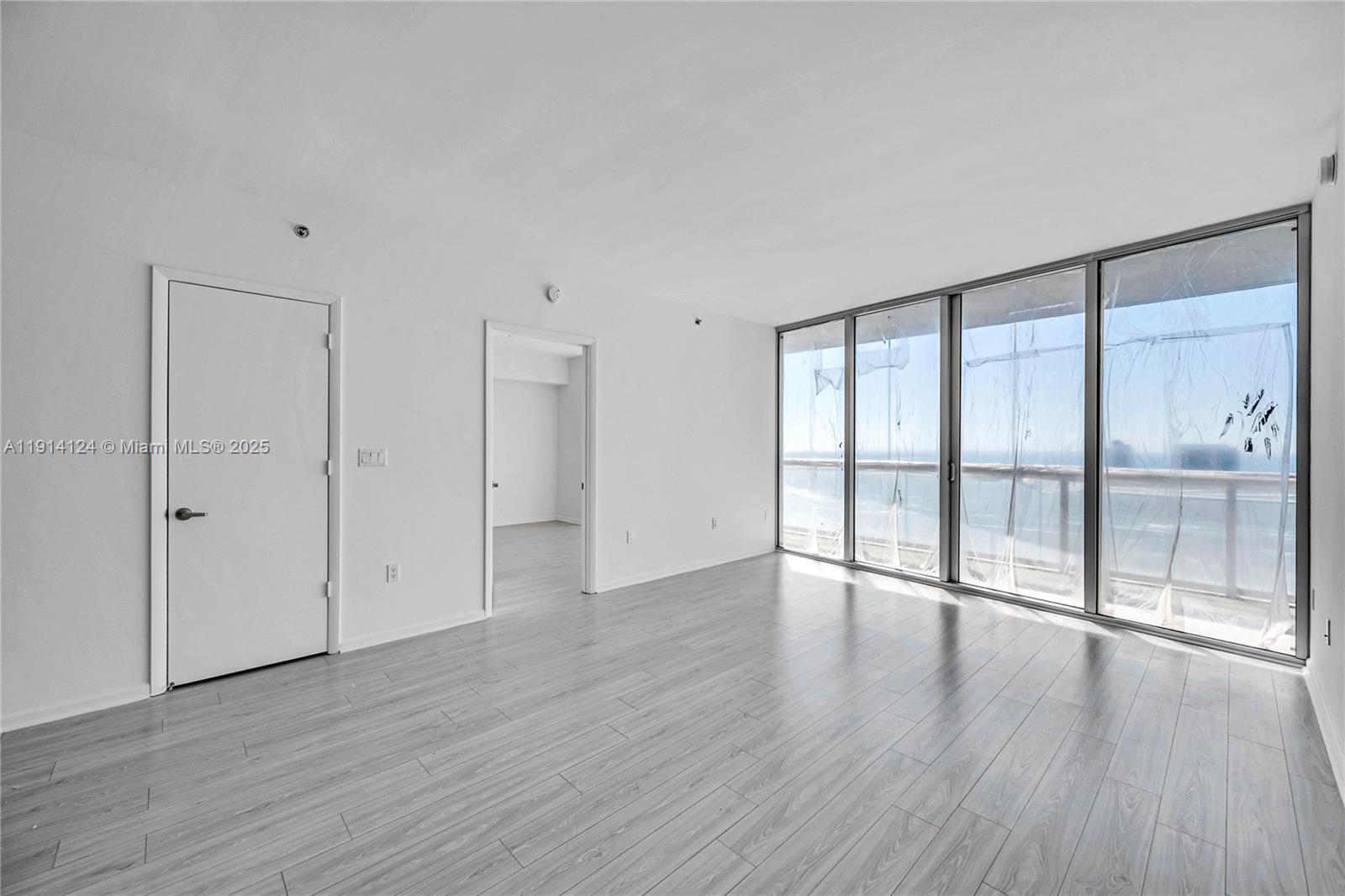 495 Brickell Ave #4903 Miami, FL 33131