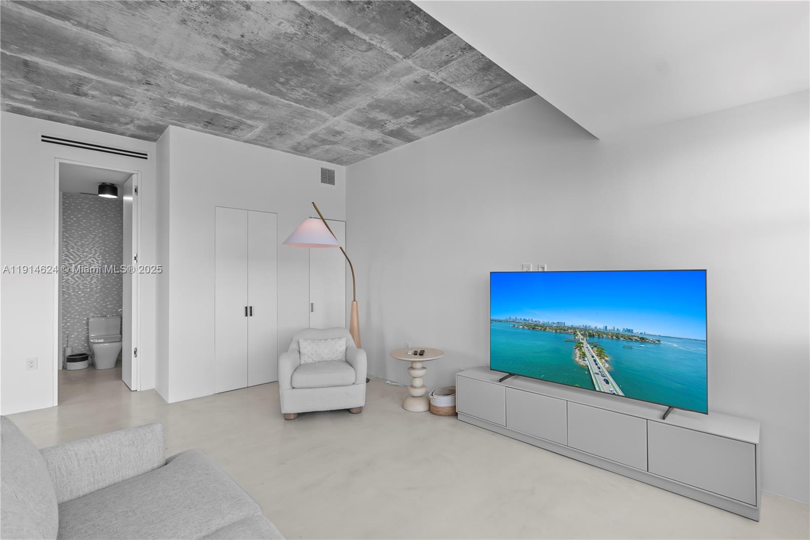 3 Island Ave #PHD 15D Miami Beach, FL 33139