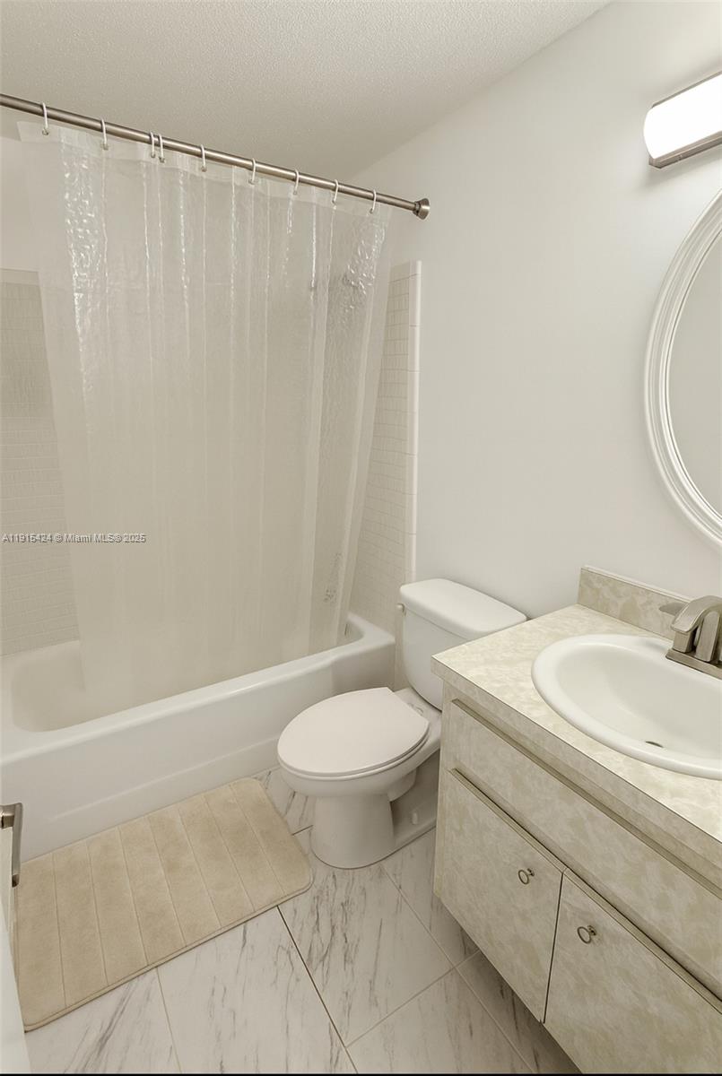 1700 NE 105th St #412 Miami Shores, FL 33138