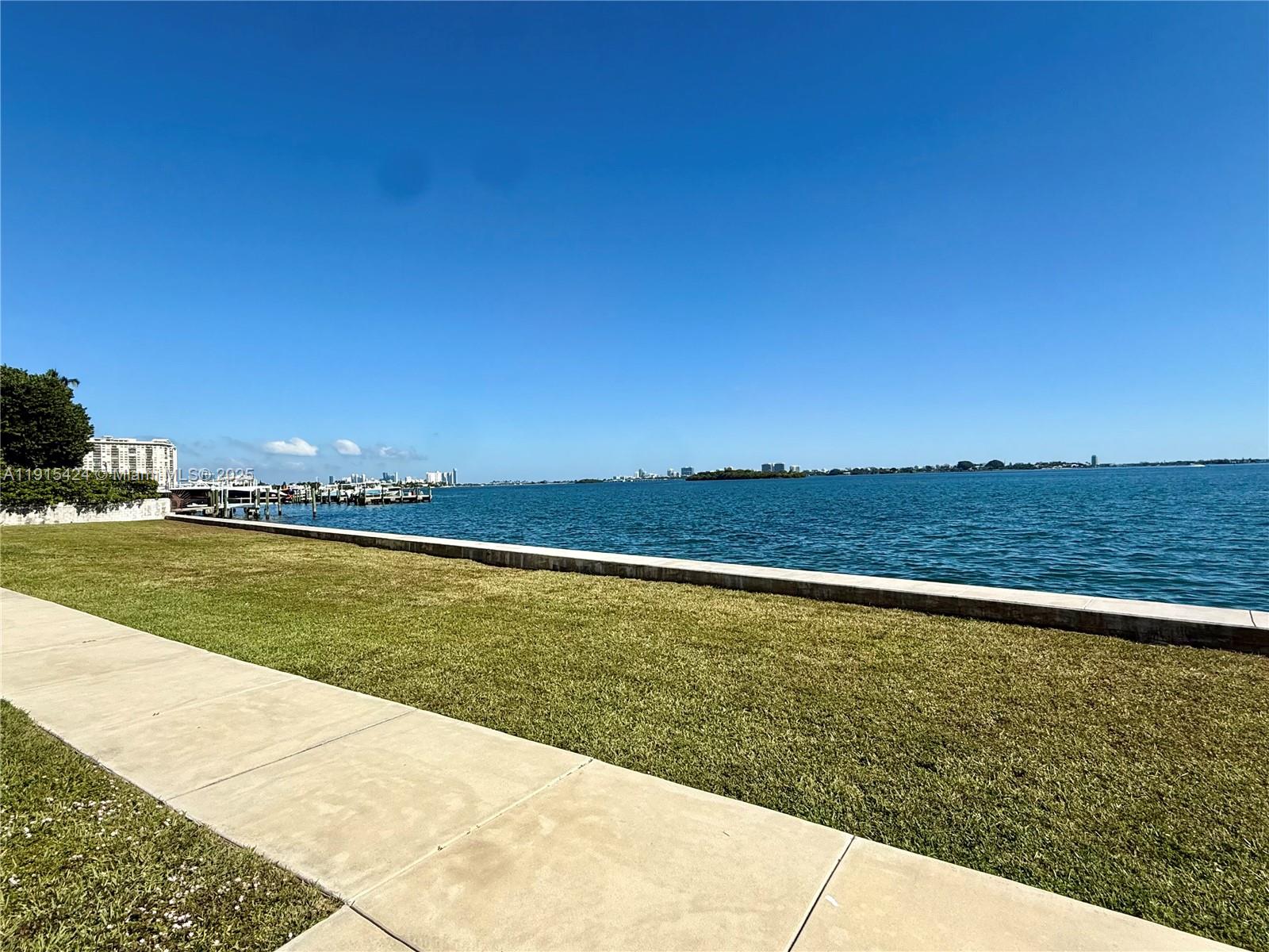 1700 NE 105th St #412 Miami Shores, FL 33138