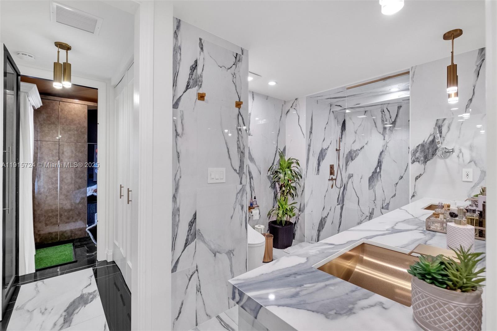 726 NE 17th Way Fort Lauderdale, FL 33304