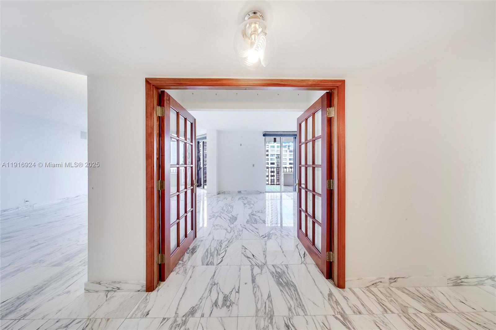 520 Brickell Key Dr #A1104 Miami, FL 33131