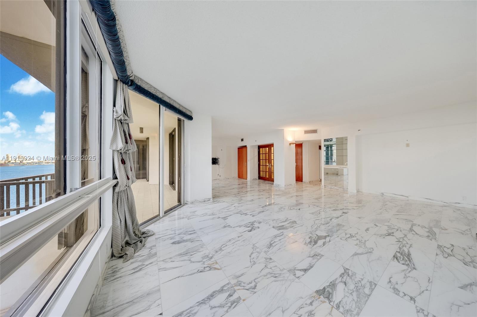 520 Brickell Key Dr #A1104 Miami, FL 33131