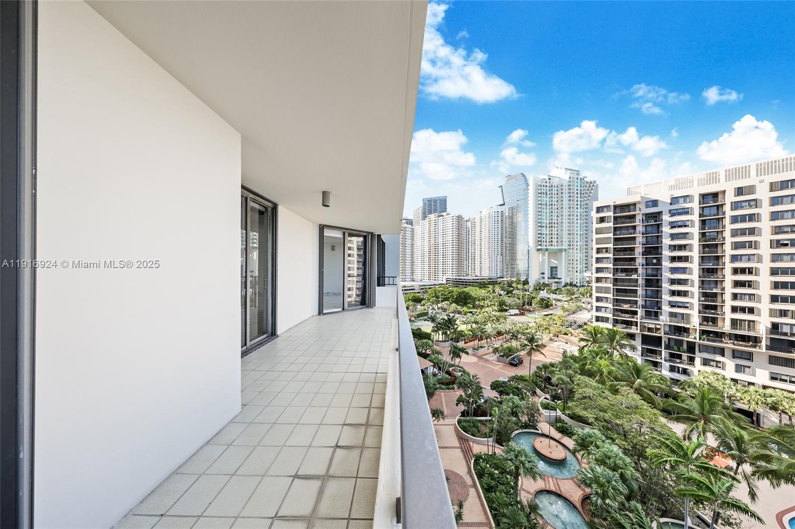 520 Brickell Key Dr #A1104 Miami, FL 33131