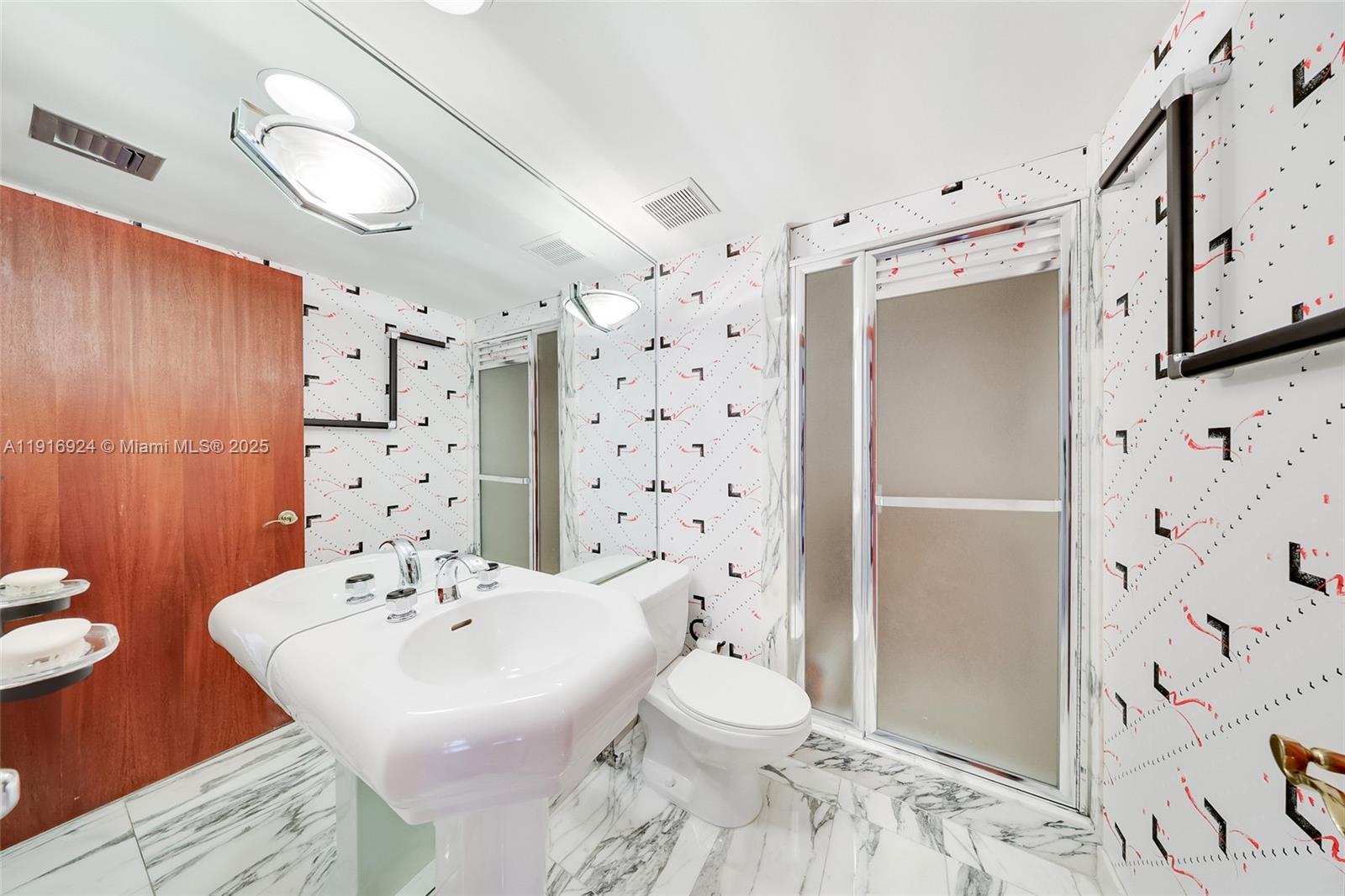 520 Brickell Key Dr #A1104 Miami, FL 33131