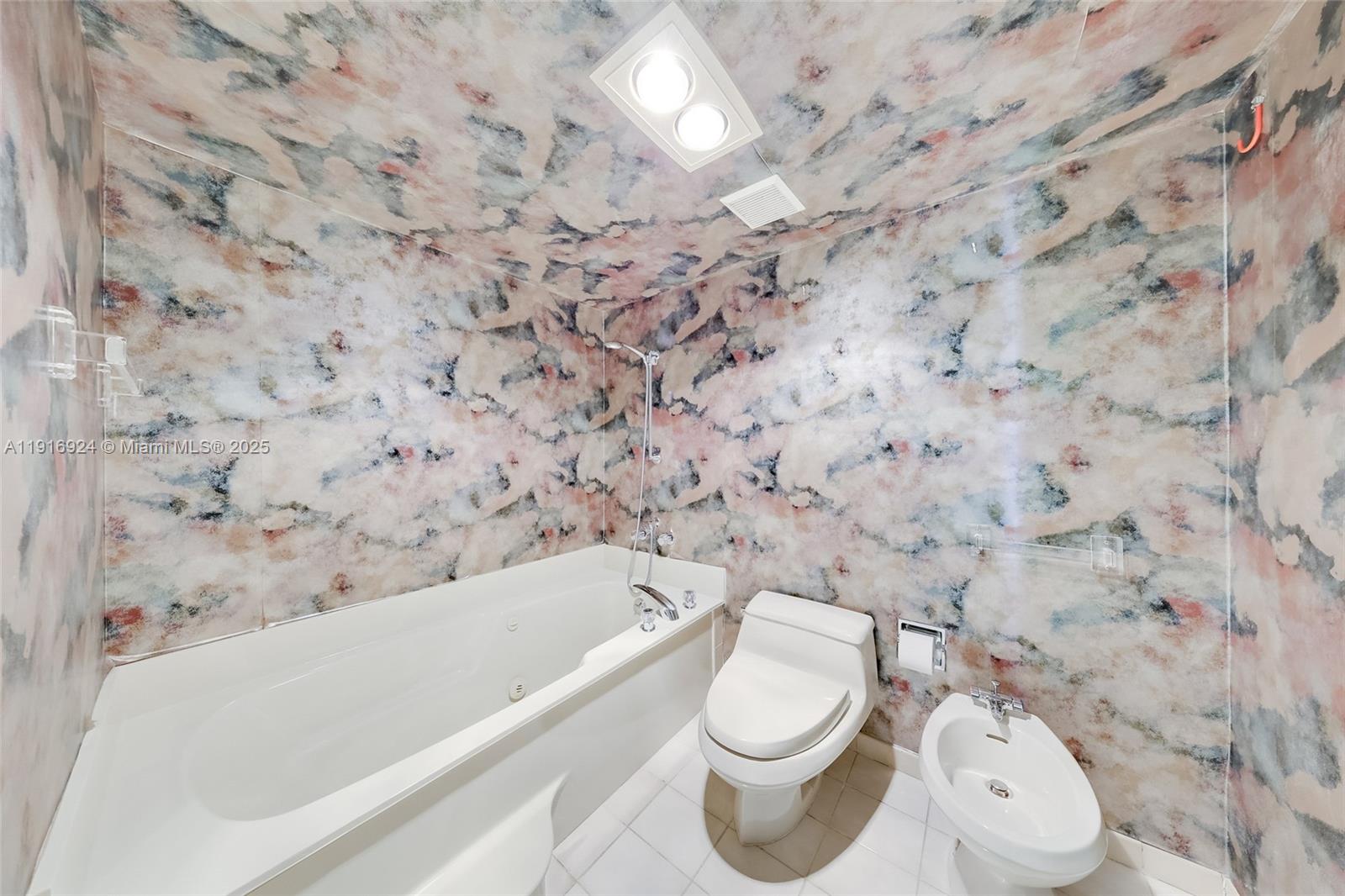 520 Brickell Key Dr #A1104 Miami, FL 33131