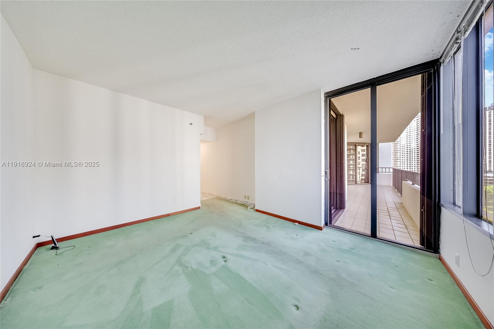 520 Brickell Key Dr #A1104 Miami, FL 33131