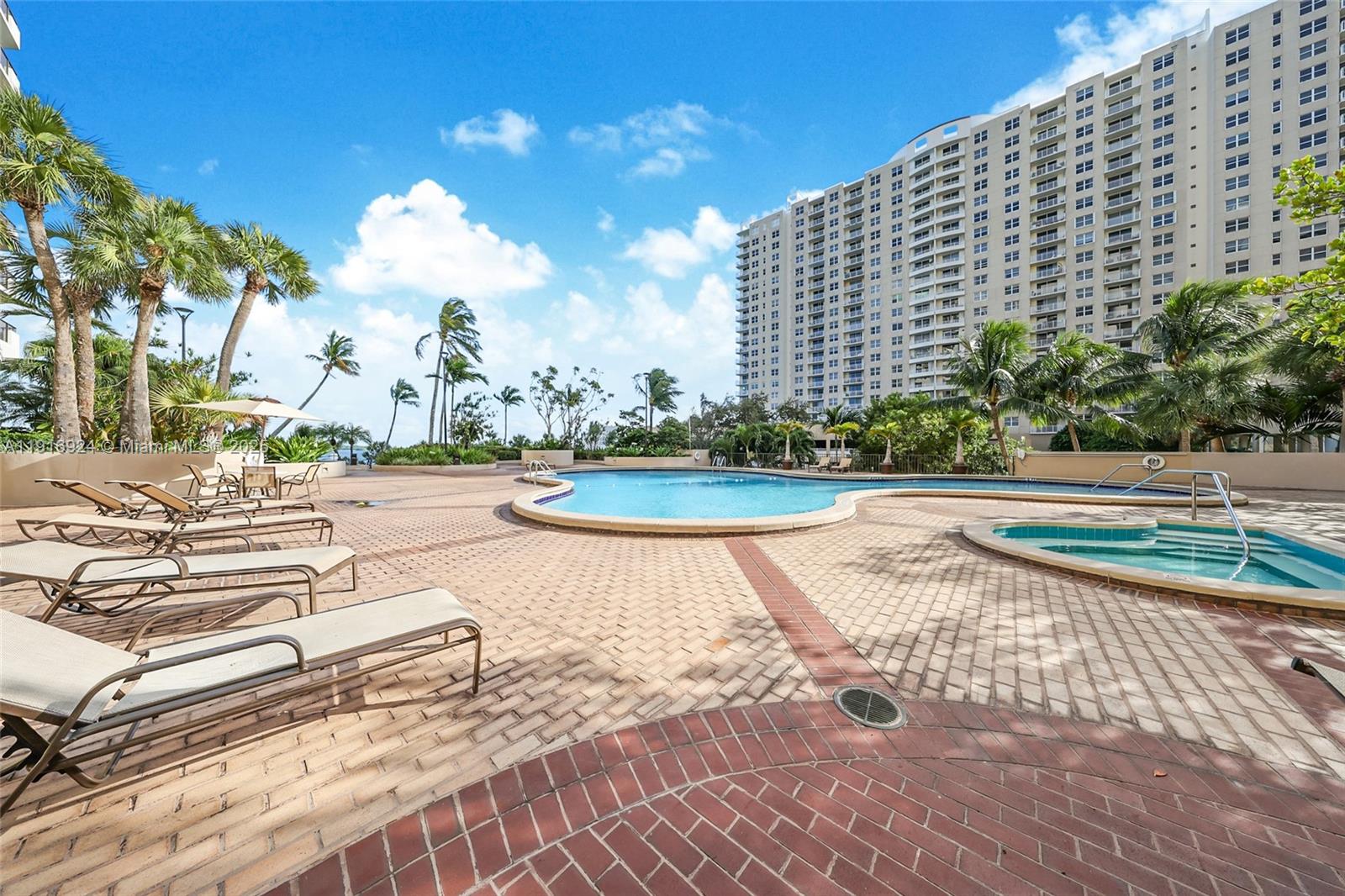 520 Brickell Key Dr #A1104 Miami, FL 33131