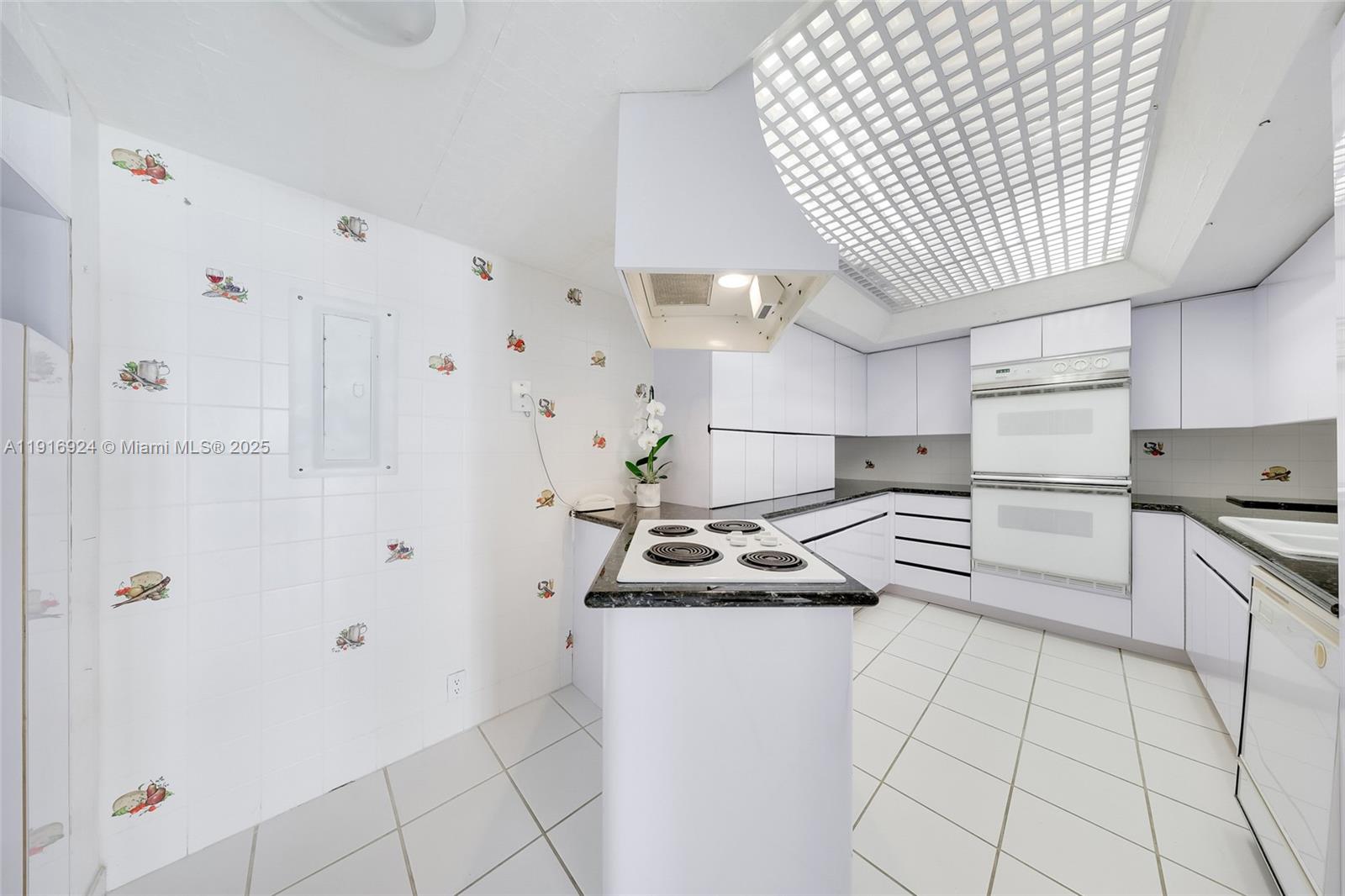 520 Brickell Key Dr #A1104 Miami, FL 33131