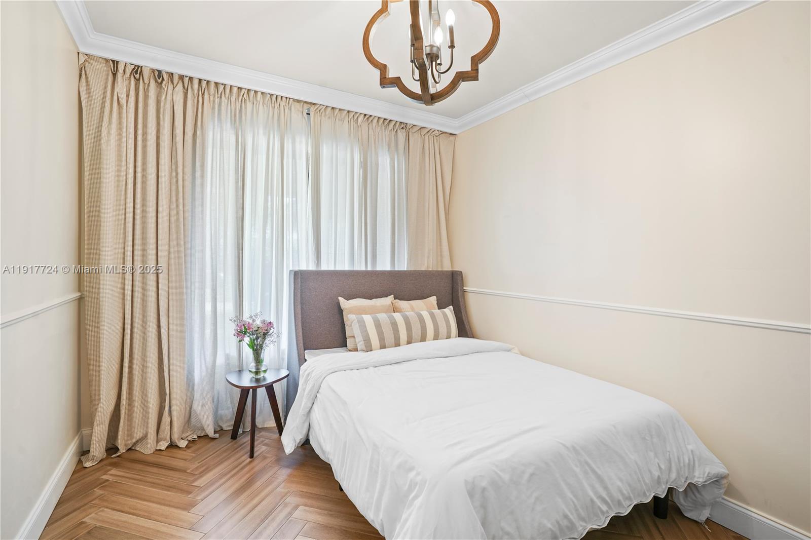 1625 Daytonia Rd Miami Beach, FL 33141