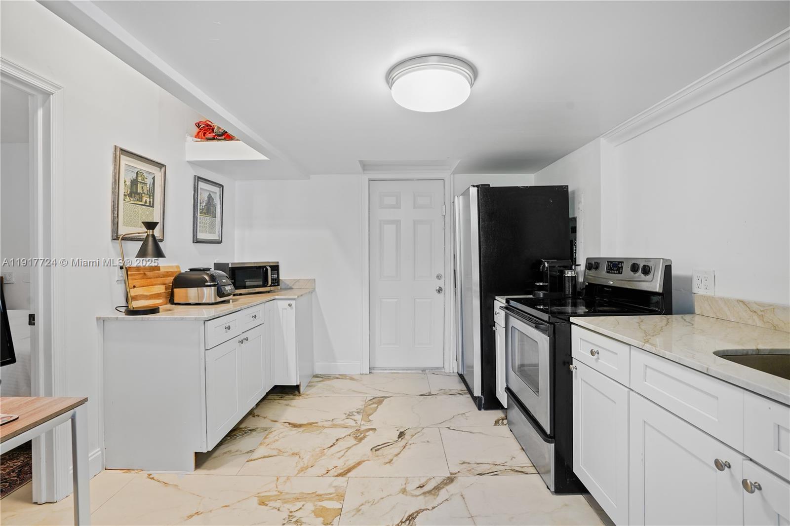 1625 Daytonia Rd Miami Beach, FL 33141