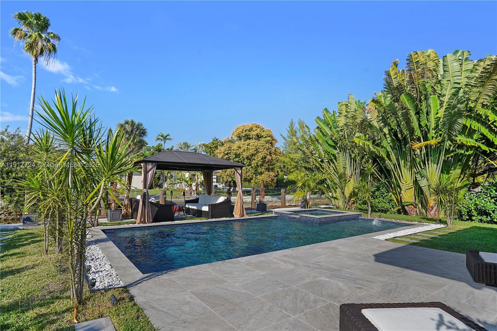 1625 Daytonia Rd Miami Beach, FL 33141