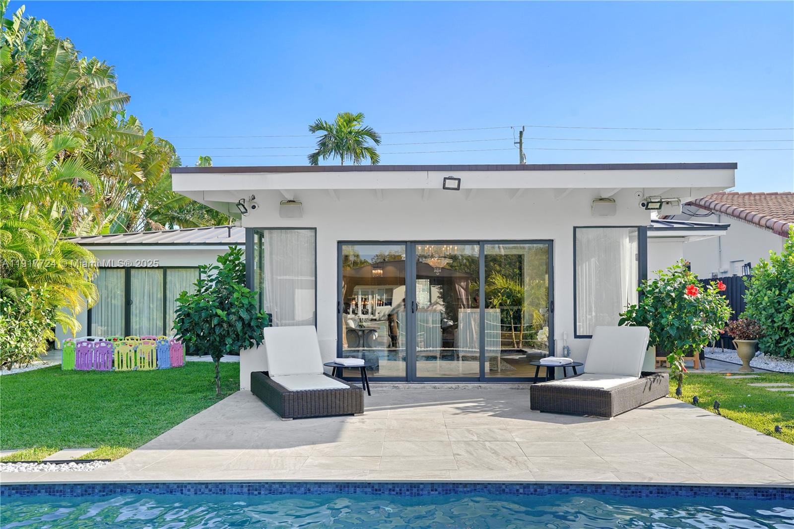 1625 Daytonia Rd Miami Beach, FL 33141