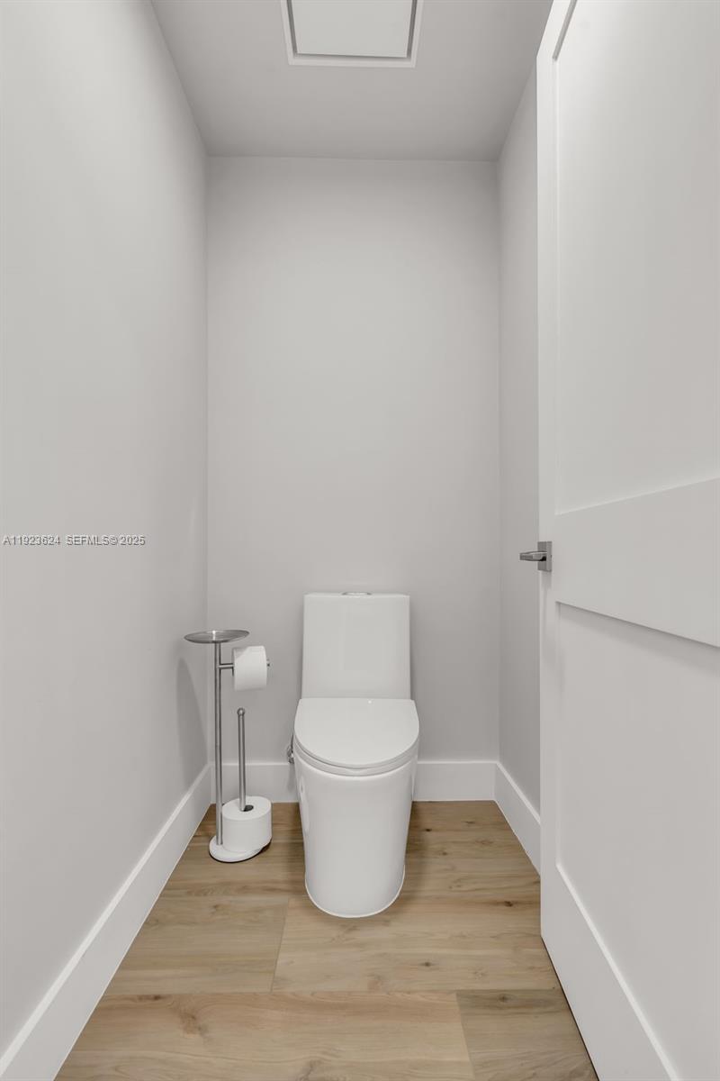 92 SW 3rd St #5204 Miami, FL 33130