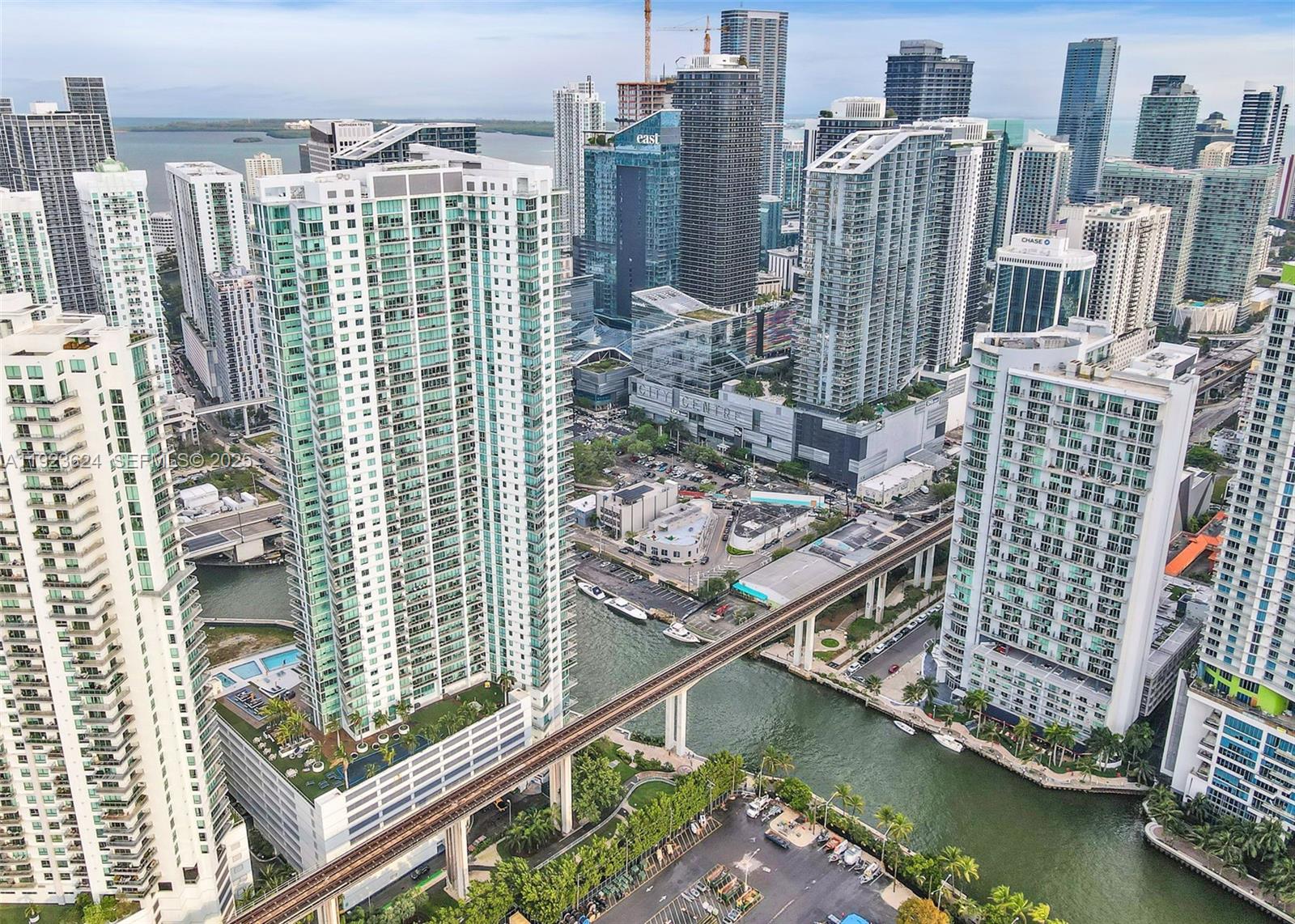 92 SW 3rd St #5204 Miami, FL 33130