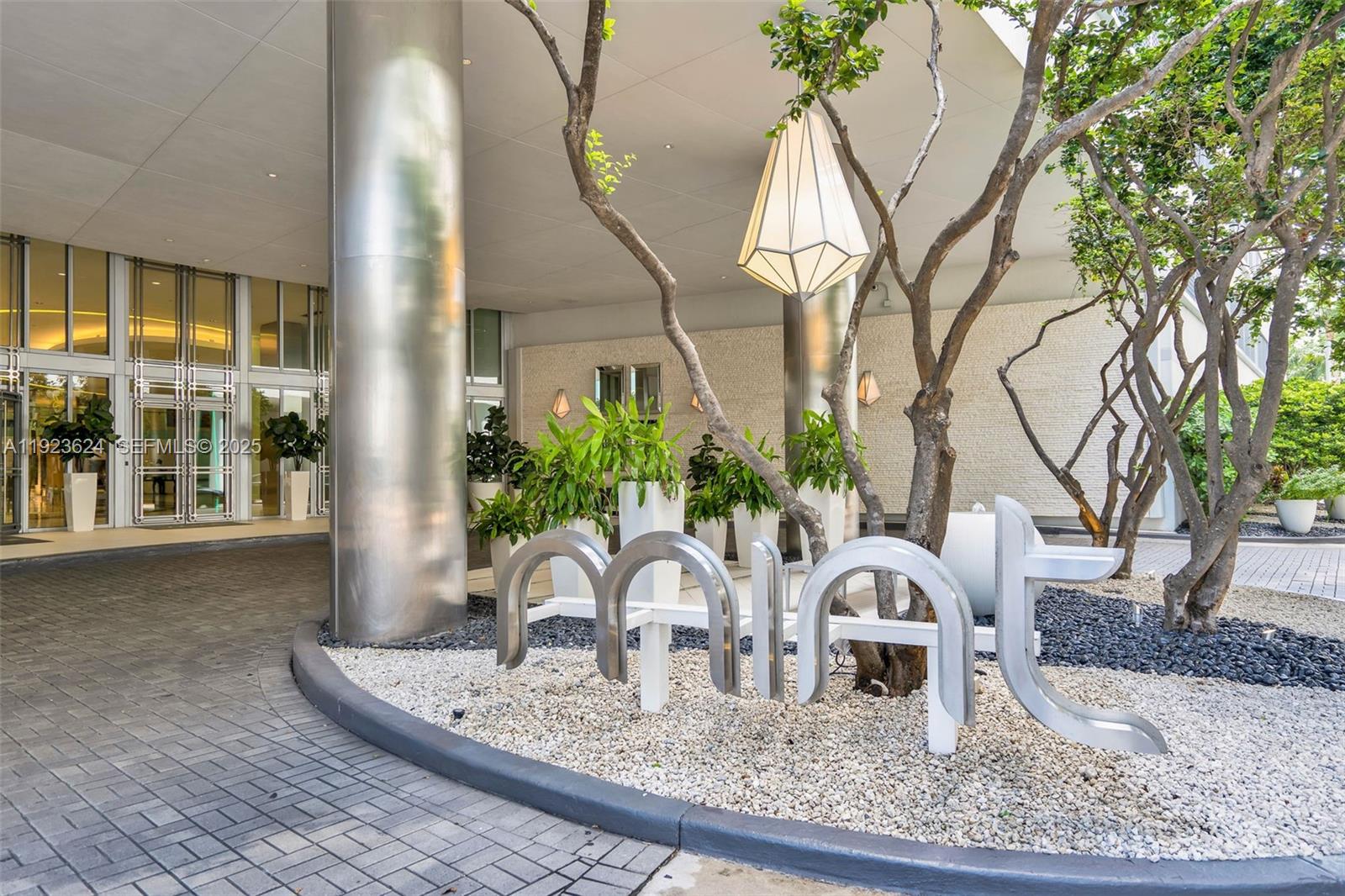 92 SW 3rd St #5204 Miami, FL 33130