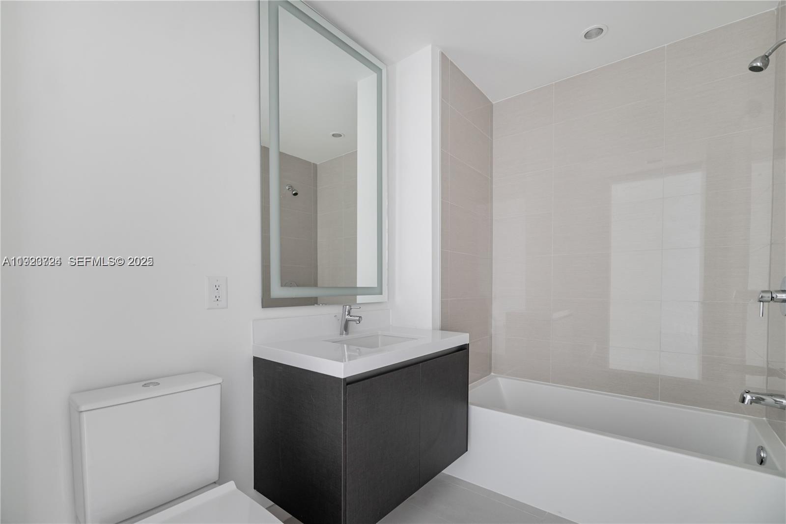 851 NE 1st Ave #4911 Miami, FL 33132