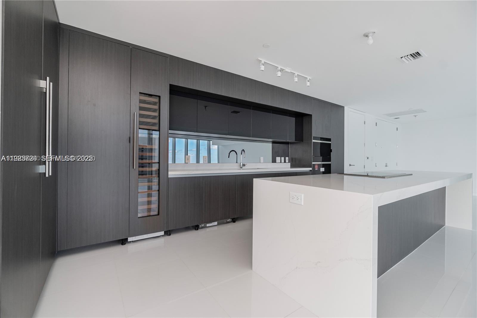 851 NE 1st Ave #4911 Miami, FL 33132